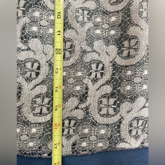 J. Crew pull on lace gray skirt sz 6 - Picture 8 of 9